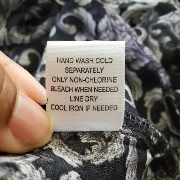 Bobeau Black & White Sheer Floral Pullover Top Size M - Picture 7 of 7